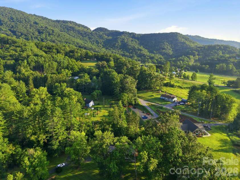 28 R and K Drive, Waynesville, NC 28786.  MLS# CAR4414029, YatesRealty ID 44364. 