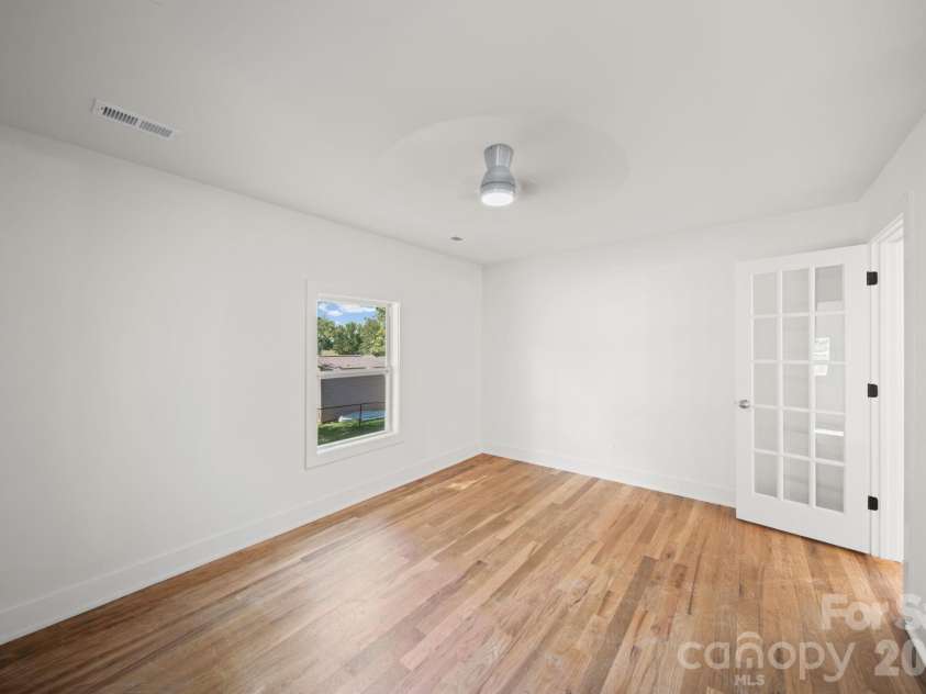 1041 Watts Drive, Charlotte, NC 28216.  MLS# CAR4411321, YatesRealty ID 44365. Flex/Office/Playroom