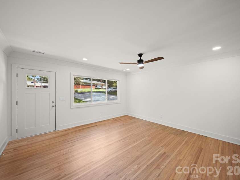 1041 Watts Drive, Charlotte, NC 28216.  MLS# CAR4411321, YatesRealty ID 44365. Living Room