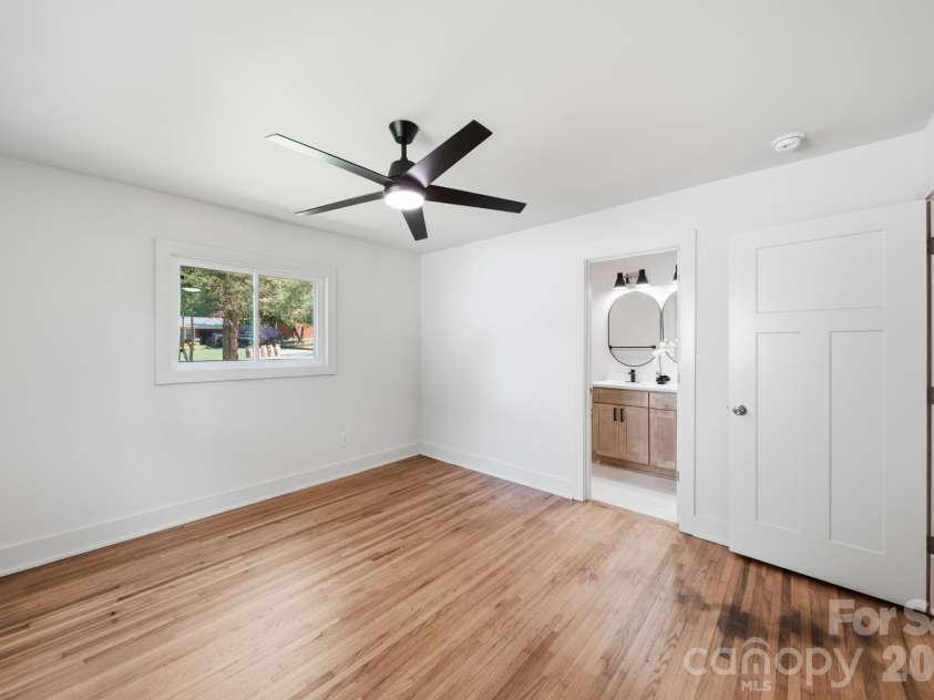 1041 Watts Drive, Charlotte, NC 28216.  MLS# CAR4411321, YatesRealty ID 44365. Primary Bedroom