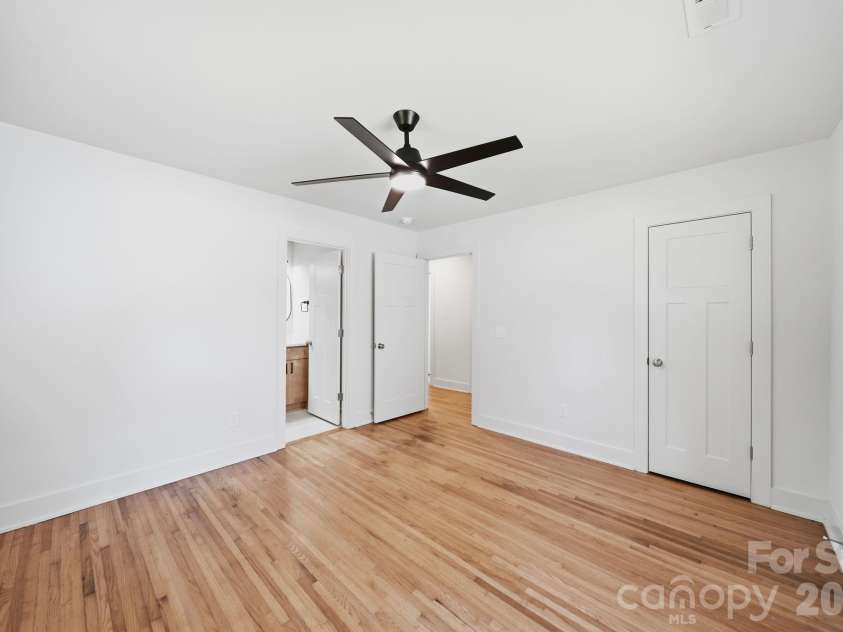 1041 Watts Drive, Charlotte, NC 28216.  MLS# CAR4411321, YatesRealty ID 44365. Primary Bedroom