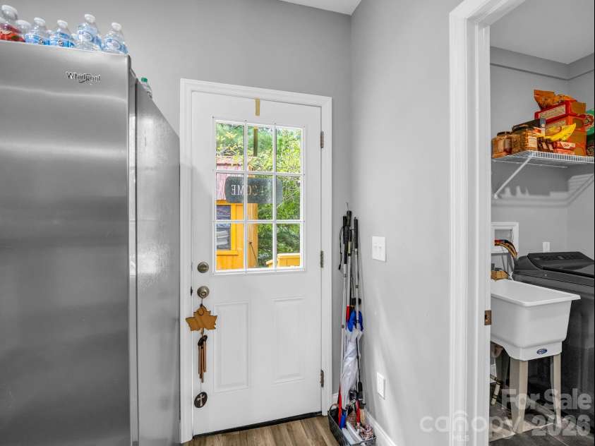 16 Starlight Drive, Black Mountain, NC 28711.  MLS# CAR4408107, YatesRealty ID 44366. 