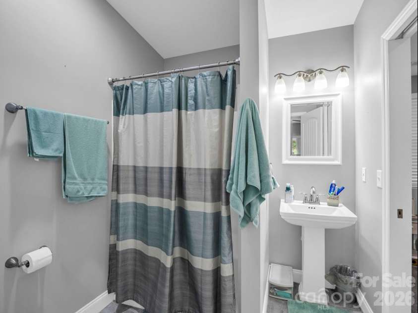 16 Starlight Drive, Black Mountain, NC 28711.  MLS# CAR4408107, YatesRealty ID 44366. 