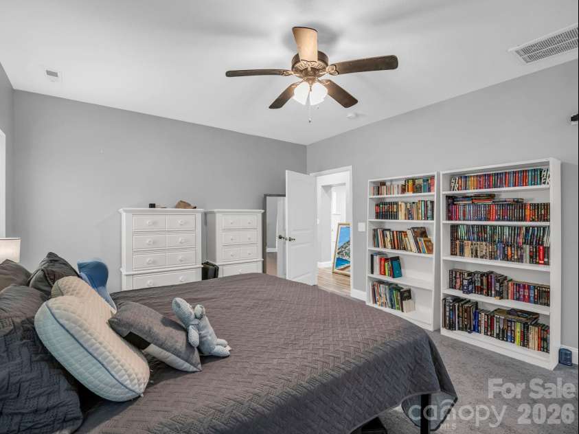 16 Starlight Drive, Black Mountain, NC 28711.  MLS# CAR4408107, YatesRealty ID 44366. 