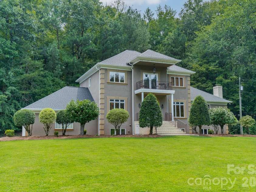 624 Springbrook Avenue, Concord, NC 28025.  MLS# CAR4413210, YatesRealty ID 44368. 
