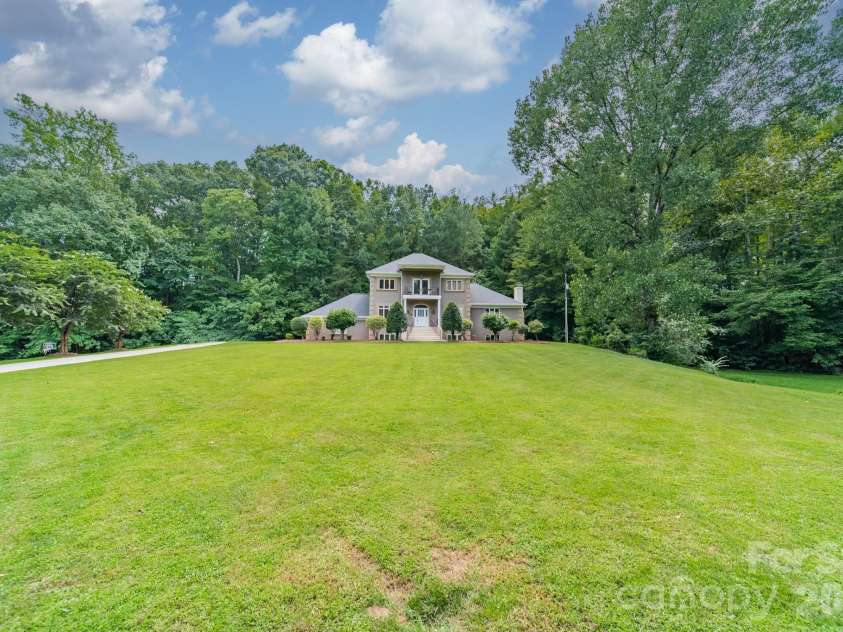 624 Springbrook Avenue, Concord, NC 28025.  MLS# CAR4413210, YatesRealty ID 44368. 