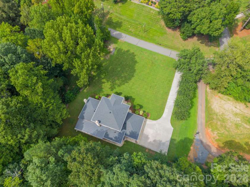 624 Springbrook Avenue, Concord, NC 28025.  MLS# CAR4413210, YatesRealty ID 44368. 