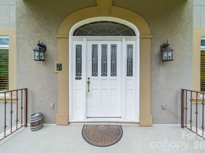624 Springbrook Avenue, Concord, NC 28025.  MLS# CAR4413210, YatesRealty ID 44368. 