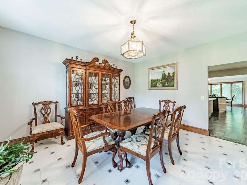 624 Springbrook Avenue, Concord, NC 28025.  MLS# CAR4413210, YatesRealty ID 44368. 