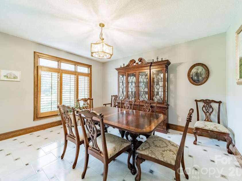 624 Springbrook Avenue, Concord, NC 28025.  MLS# CAR4413210, YatesRealty ID 44368. 