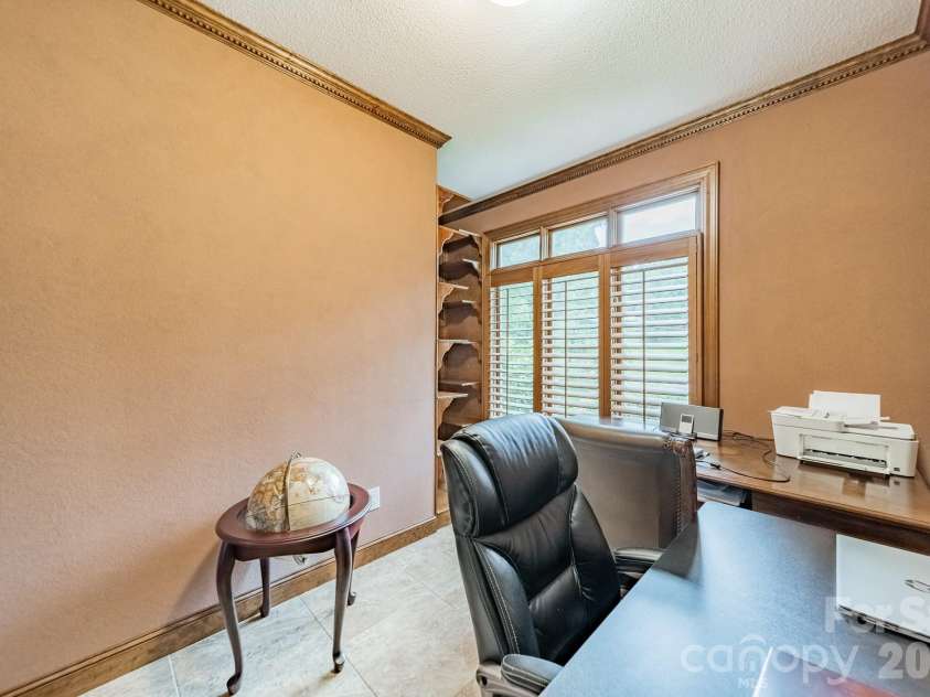 624 Springbrook Avenue, Concord, NC 28025.  MLS# CAR4413210, YatesRealty ID 44368. 