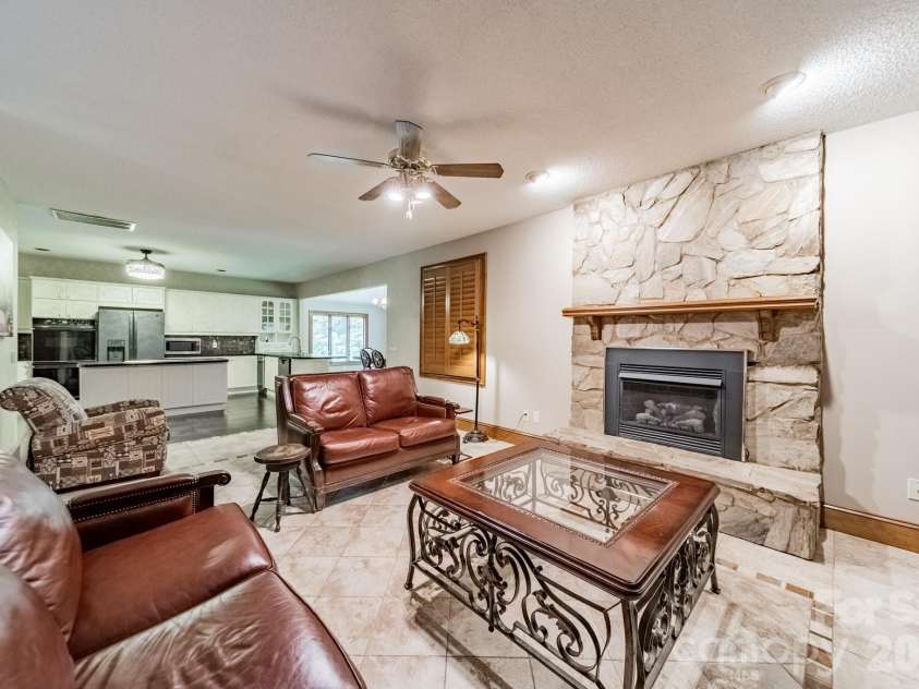 624 Springbrook Avenue, Concord, NC 28025.  MLS# CAR4413210, YatesRealty ID 44368. 