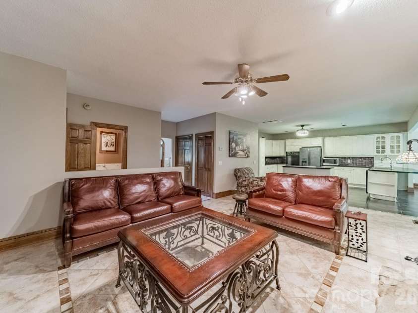 624 Springbrook Avenue, Concord, NC 28025.  MLS# CAR4413210, YatesRealty ID 44368. 