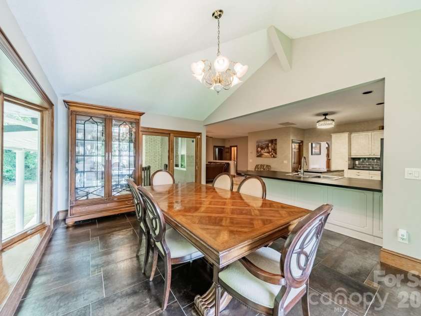624 Springbrook Avenue, Concord, NC 28025.  MLS# CAR4413210, YatesRealty ID 44368. 