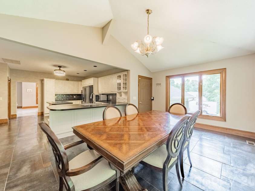 624 Springbrook Avenue, Concord, NC 28025.  MLS# CAR4413210, YatesRealty ID 44368. 