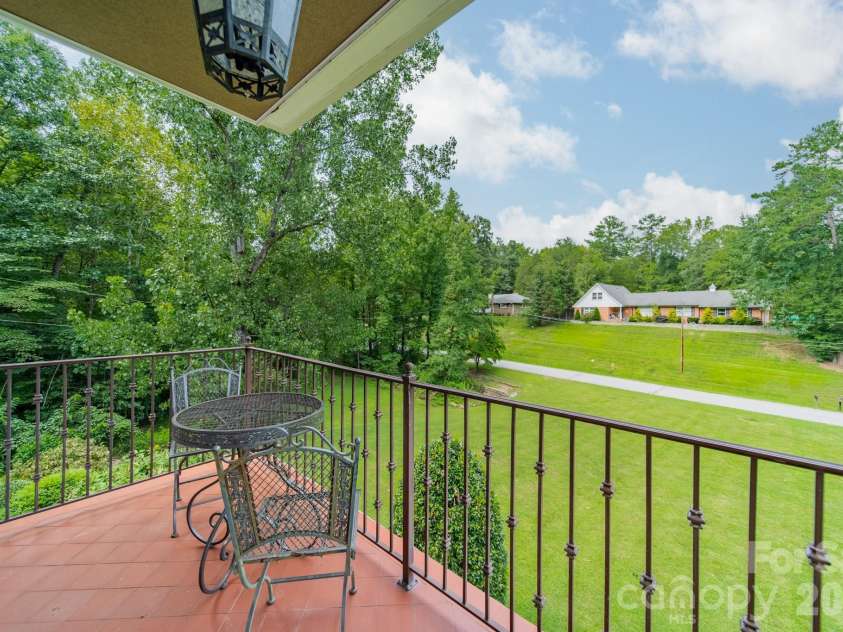 624 Springbrook Avenue, Concord, NC 28025.  MLS# CAR4413210, YatesRealty ID 44368. 