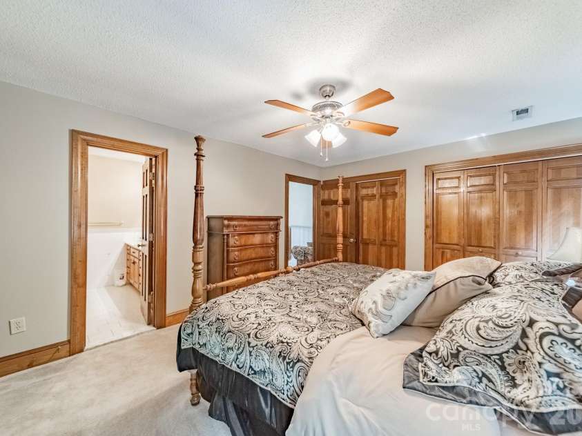 624 Springbrook Avenue, Concord, NC 28025.  MLS# CAR4413210, YatesRealty ID 44368. 