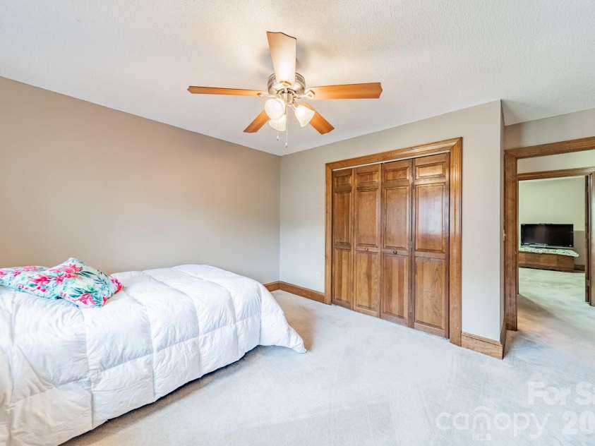 624 Springbrook Avenue, Concord, NC 28025.  MLS# CAR4413210, YatesRealty ID 44368. 