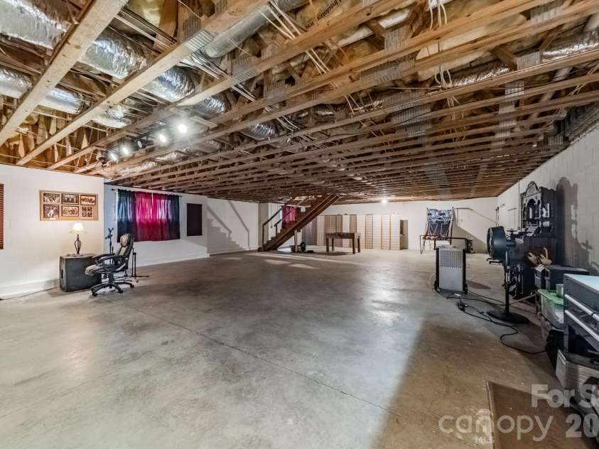 624 Springbrook Avenue, Concord, NC 28025.  MLS# CAR4413210, YatesRealty ID 44368. 