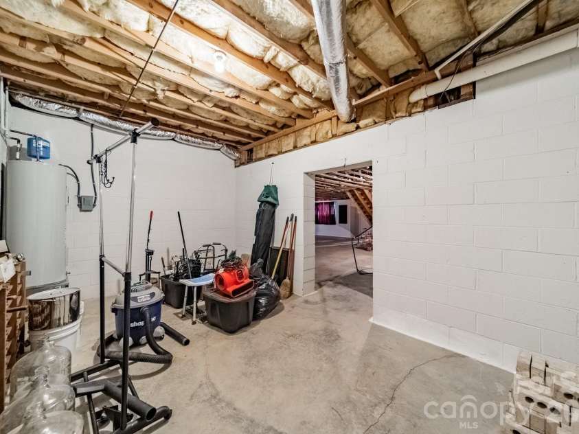 624 Springbrook Avenue, Concord, NC 28025.  MLS# CAR4413210, YatesRealty ID 44368. 