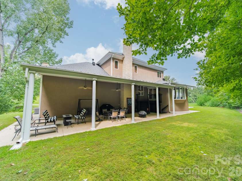 624 Springbrook Avenue, Concord, NC 28025.  MLS# CAR4413210, YatesRealty ID 44368. 