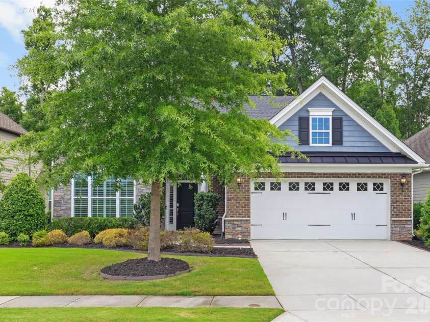 17232 Coves Edge Lane, Charlotte, NC 28278.  MLS# CAR4414653, YatesRealty ID 44369. 