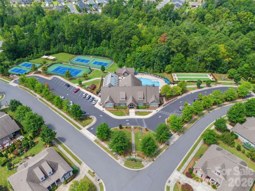 17232 Coves Edge Lane, Charlotte, NC 28278.  MLS# CAR4414653, YatesRealty ID 44369. 
