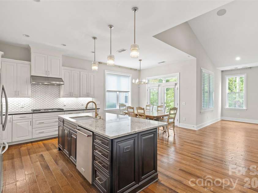17232 Coves Edge Lane, Charlotte, NC 28278.  MLS# CAR4414653, YatesRealty ID 44369. 