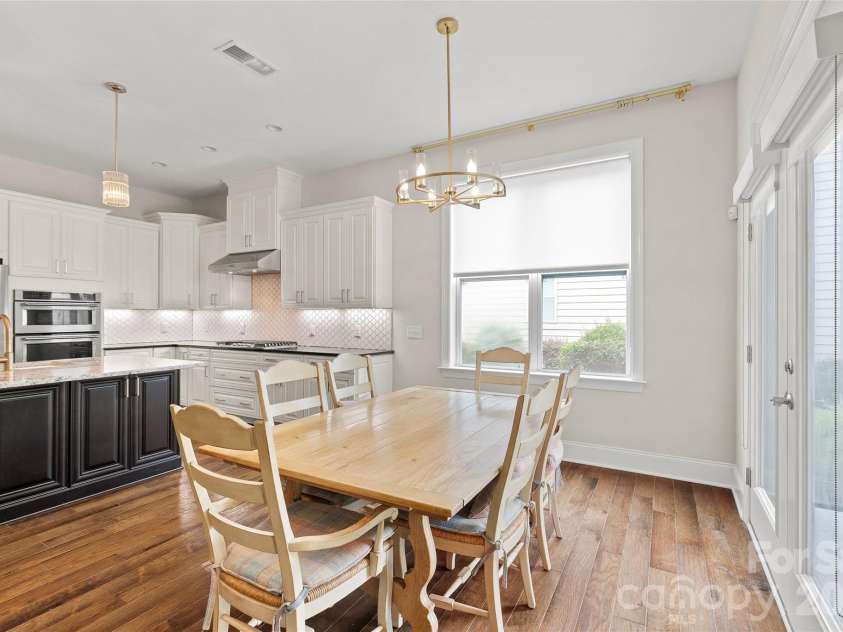 17232 Coves Edge Lane, Charlotte, NC 28278.  MLS# CAR4414653, YatesRealty ID 44369. 