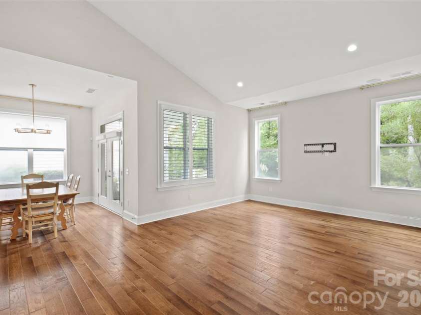 17232 Coves Edge Lane, Charlotte, NC 28278.  MLS# CAR4414653, YatesRealty ID 44369. 