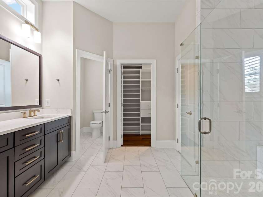 17232 Coves Edge Lane, Charlotte, NC 28278.  MLS# CAR4414653, YatesRealty ID 44369. 