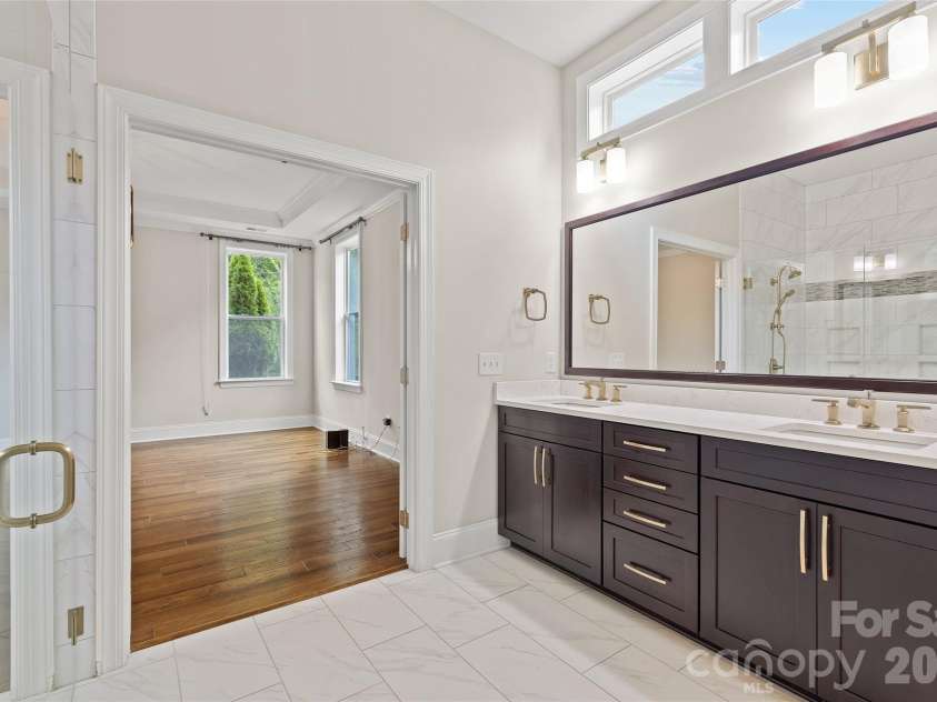 17232 Coves Edge Lane, Charlotte, NC 28278.  MLS# CAR4414653, YatesRealty ID 44369. 