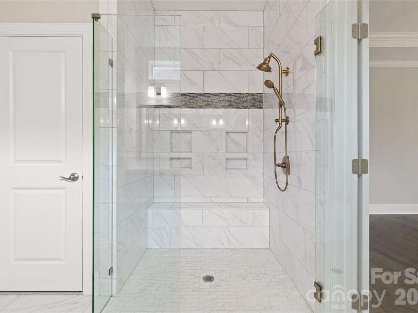 17232 Coves Edge Lane, Charlotte, NC 28278.  MLS# CAR4414653, YatesRealty ID 44369. 