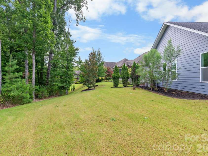 17232 Coves Edge Lane, Charlotte, NC 28278.  MLS# CAR4414653, YatesRealty ID 44369. 