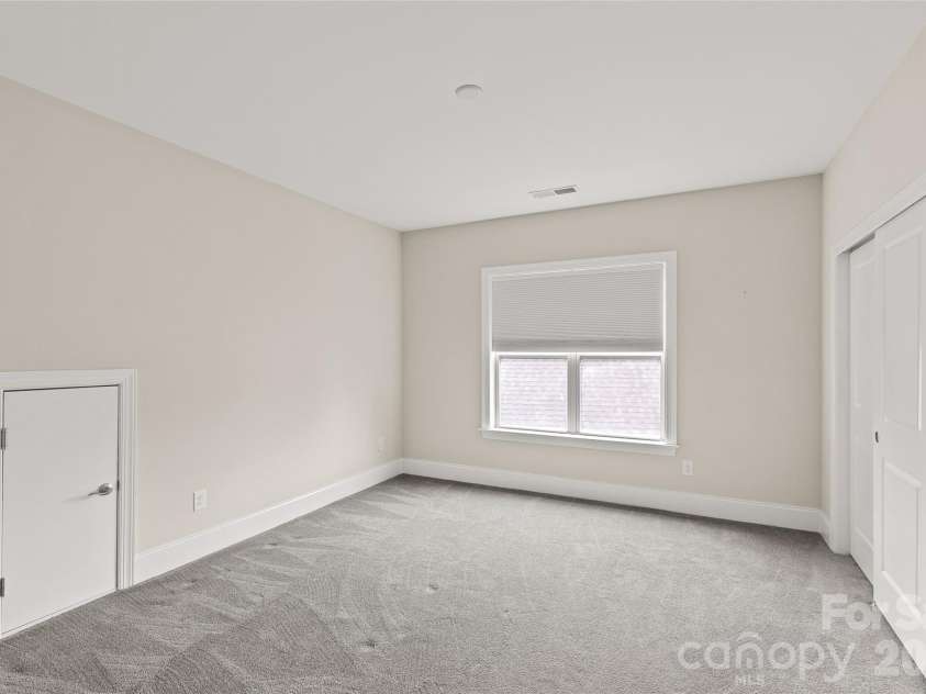 17232 Coves Edge Lane, Charlotte, NC 28278.  MLS# CAR4414653, YatesRealty ID 44369. Bedroom