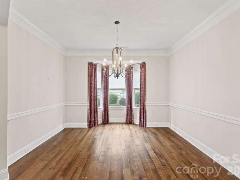 17232 Coves Edge Lane, Charlotte, NC 28278.  MLS# CAR4414653, YatesRealty ID 44369. Dining Room