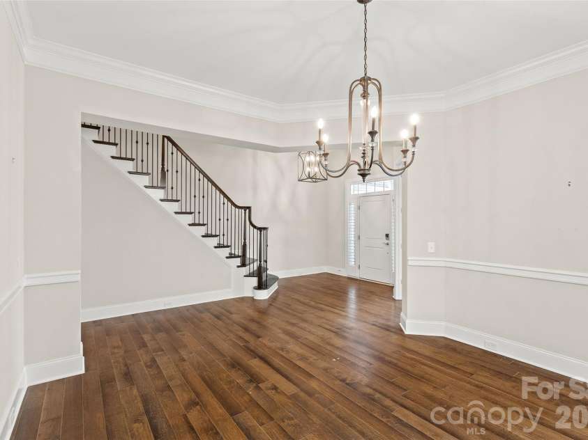 17232 Coves Edge Lane, Charlotte, NC 28278.  MLS# CAR4414653, YatesRealty ID 44369. Dining Room