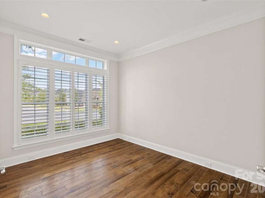 17232 Coves Edge Lane, Charlotte, NC 28278.  MLS# CAR4414653, YatesRealty ID 44369. Office