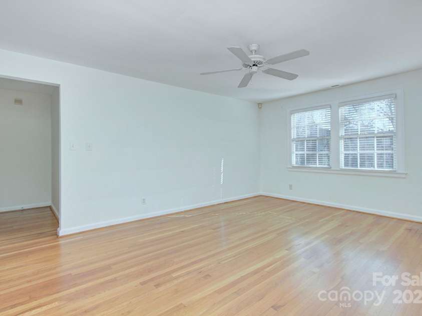 101 Laurel Avenue, Charlotte, NC 28207.  MLS# CAR4233619, YatesRealty ID 4437. 