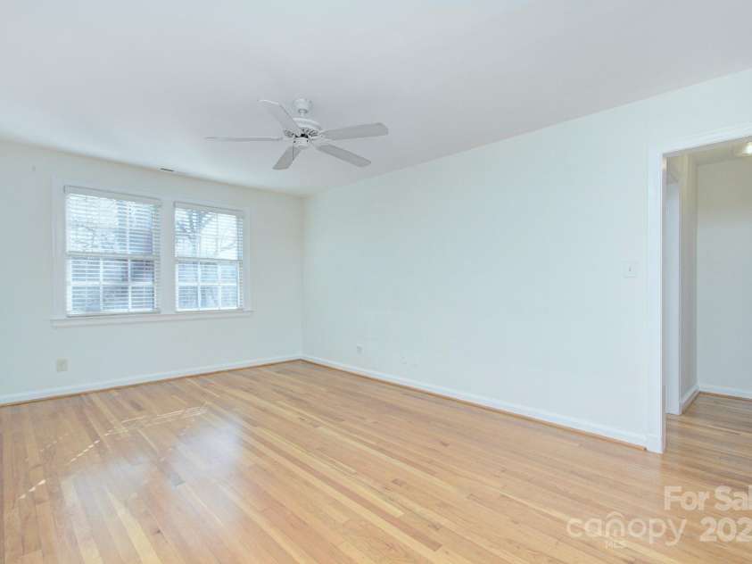 101 Laurel Avenue, Charlotte, NC 28207.  MLS# CAR4233619, YatesRealty ID 4437. 