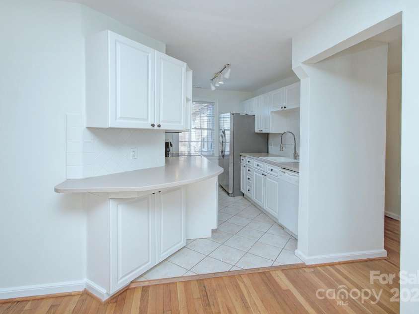 101 Laurel Avenue, Charlotte, NC 28207.  MLS# CAR4233619, YatesRealty ID 4437. 