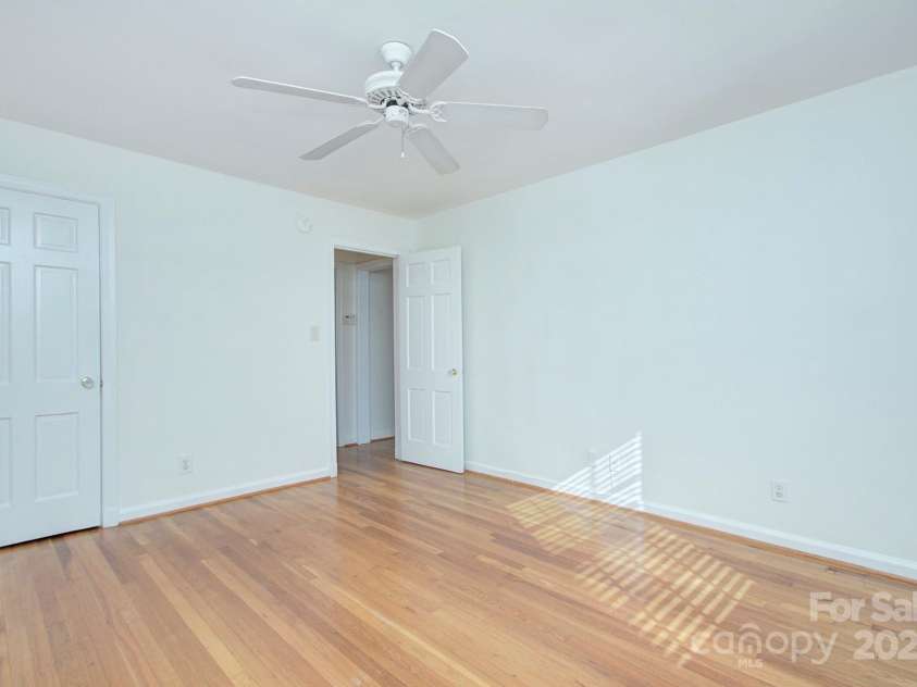 101 Laurel Avenue, Charlotte, NC 28207.  MLS# CAR4233619, YatesRealty ID 4437. 