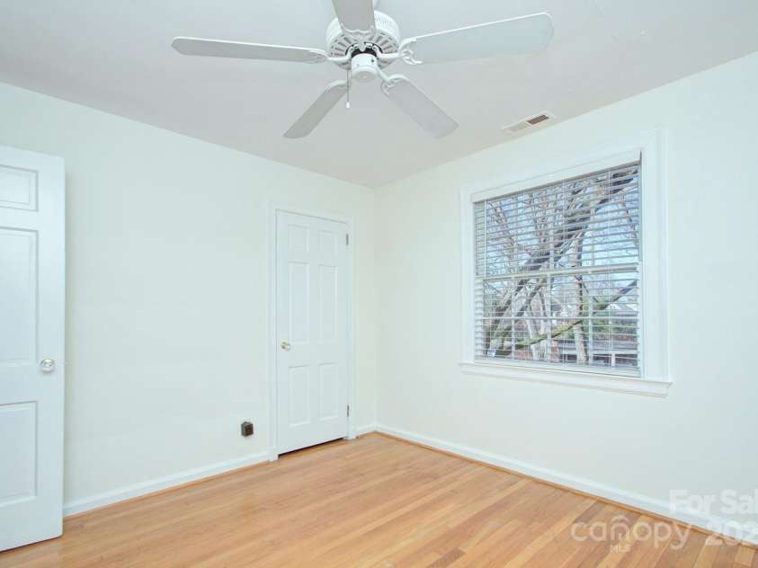 101 Laurel Avenue, Charlotte, NC 28207.  MLS# CAR4233619, YatesRealty ID 4437. 