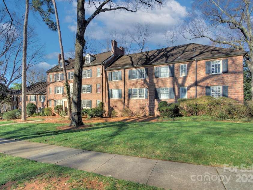101 Laurel Avenue, Charlotte, NC 28207.  MLS# CAR4233619, YatesRealty ID 4437. 
