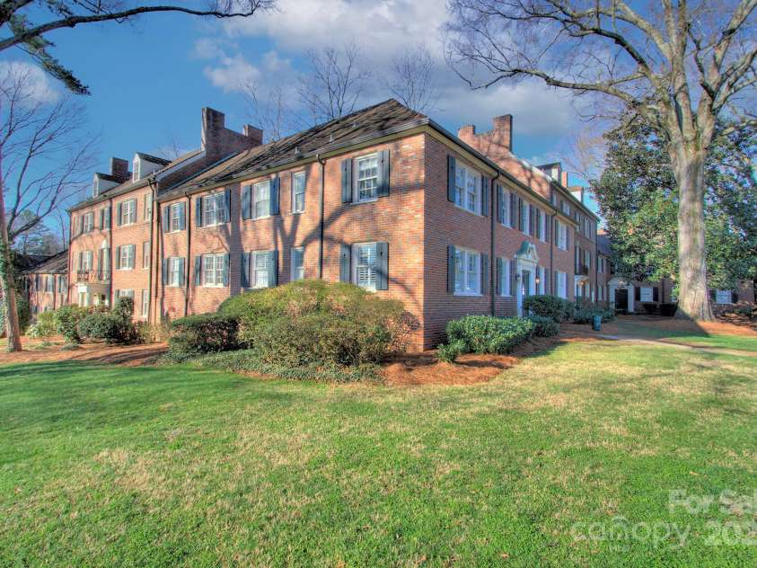 101 Laurel Avenue, Charlotte, NC 28207.  MLS# CAR4233619, YatesRealty ID 4437. 