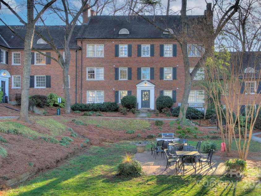 101 Laurel Avenue, Charlotte, NC 28207.  MLS# CAR4233619, YatesRealty ID 4437. 