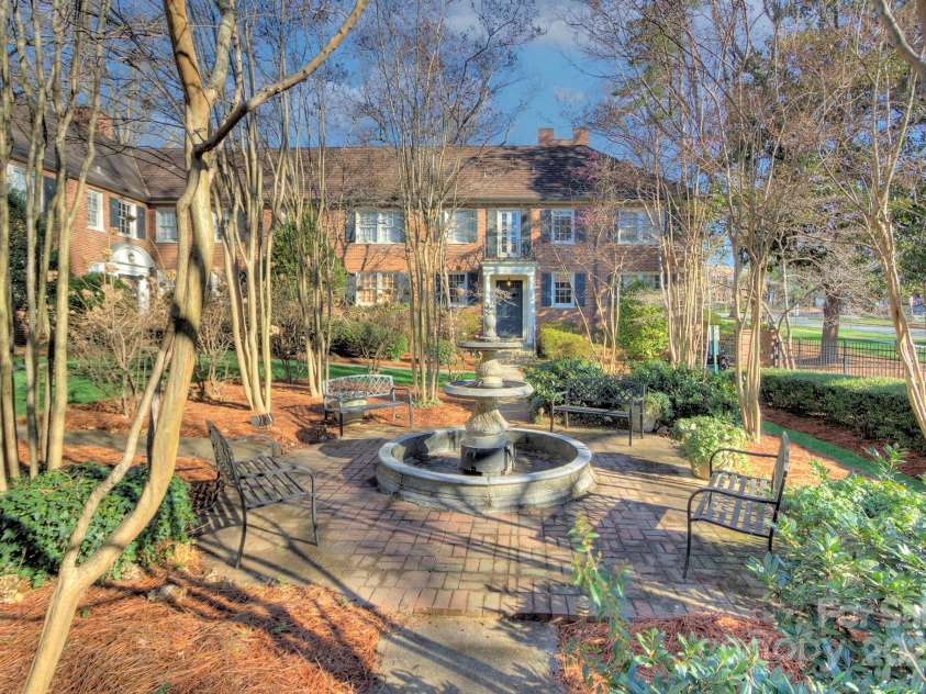 101 Laurel Avenue, Charlotte, NC 28207.  MLS# CAR4233619, YatesRealty ID 4437. 