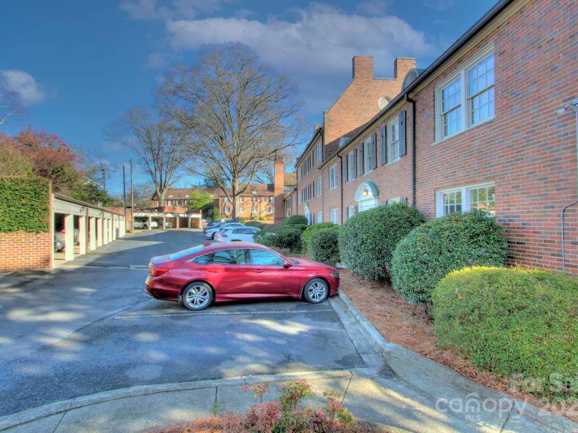 101 Laurel Avenue, Charlotte, NC 28207.  MLS# CAR4233619, YatesRealty ID 4437. 
