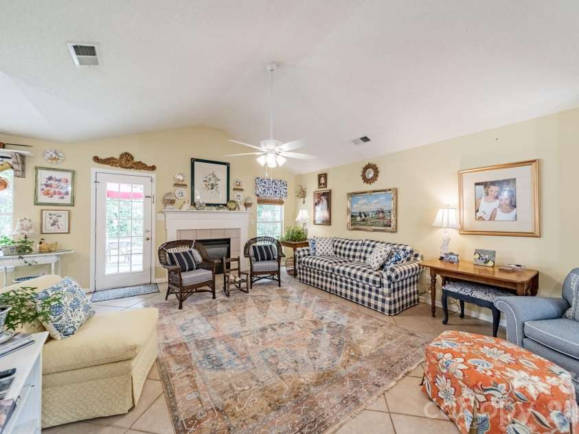 4956 Bentridge Drive, Concord, NC 28027.  MLS# CAR4414625, YatesRealty ID 44374. 