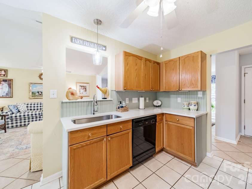 4956 Bentridge Drive, Concord, NC 28027.  MLS# CAR4414625, YatesRealty ID 44374. 